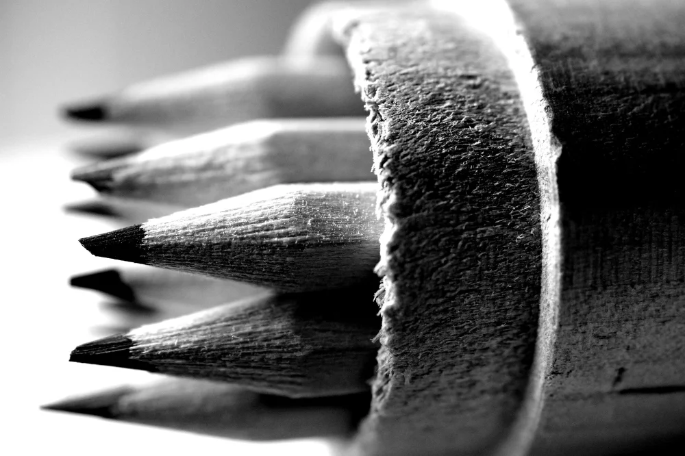 best pencils for drawing and shading black and white image