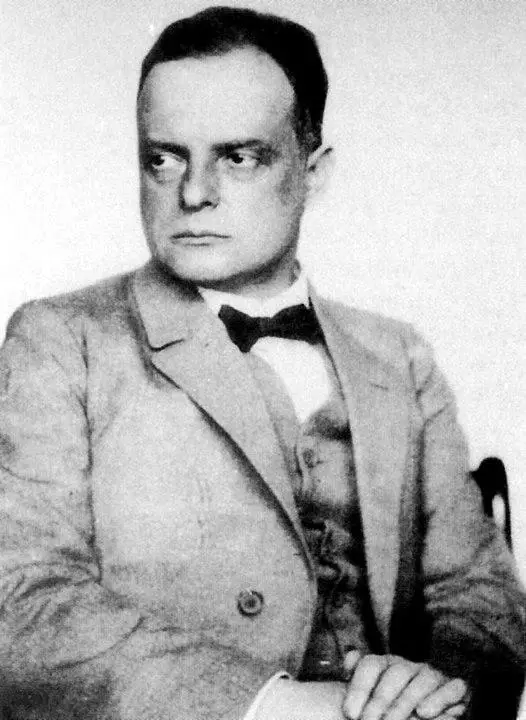 Portrait photograph of Paul Klee, 1927